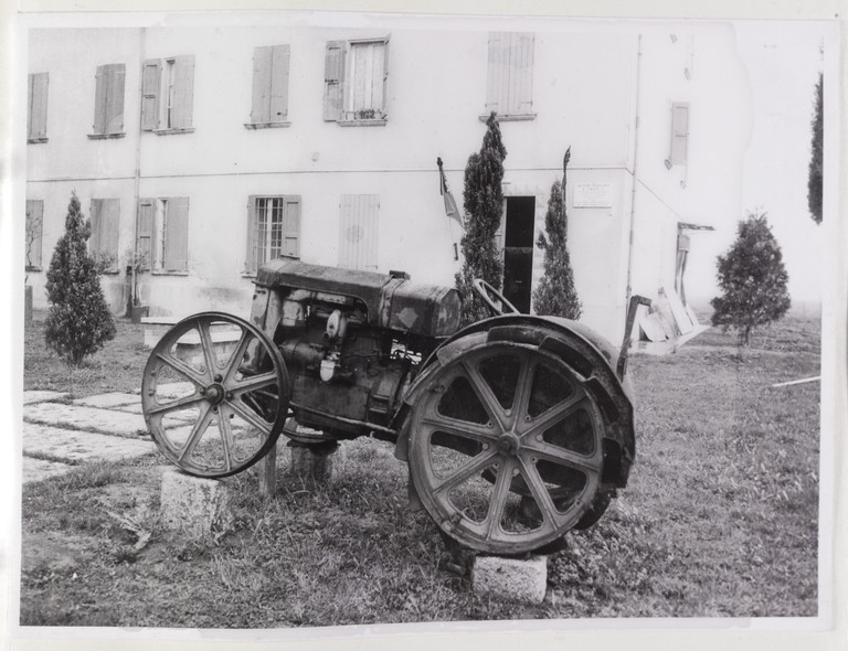 Reggio Emilia, 1955, Teatro Valli, Festeggiamenti per l'80° di Alcide Cervi, esterno museo